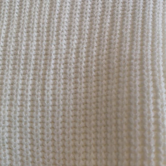 Zaful, Turtleneck sweater crop length, size medium, NWT - Picture 2 of 6